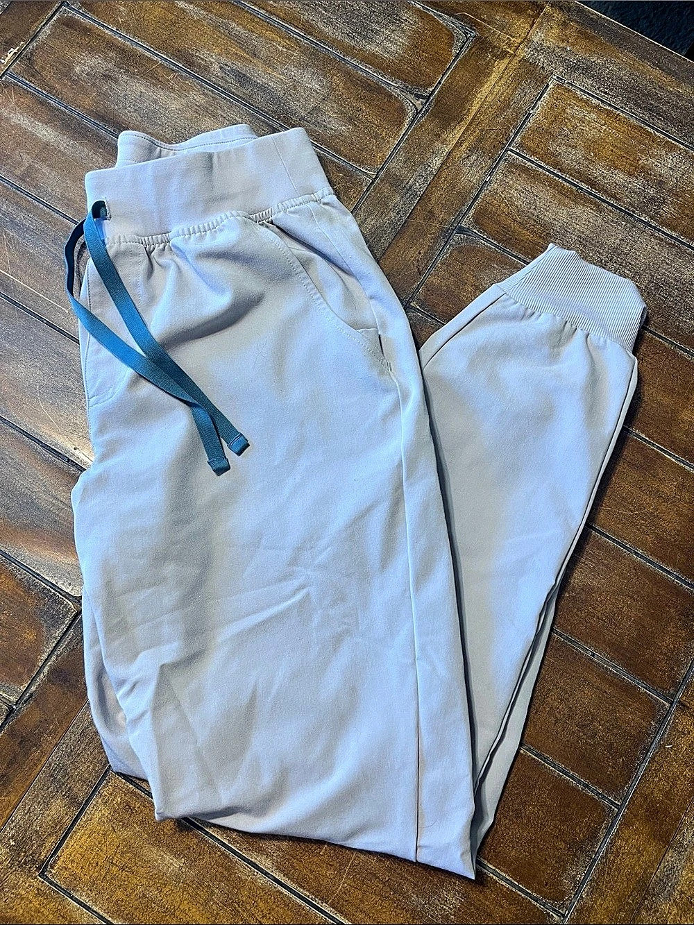 FIGS Technical Collection Women's Jogger Pants White Small